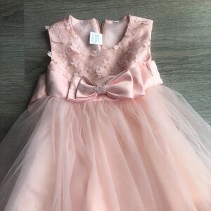 Girls Dress 2t Or 1-2 Years Of Age